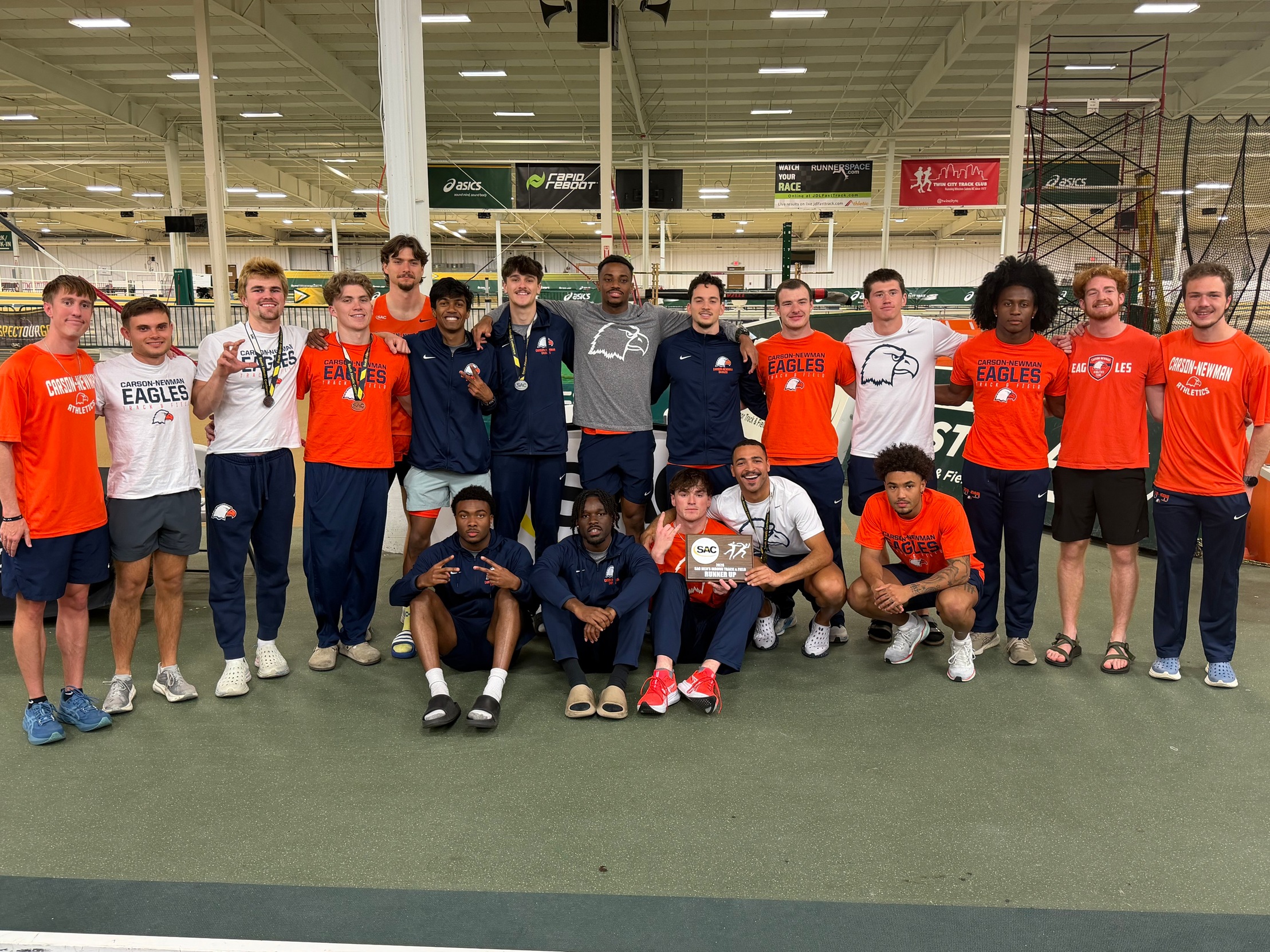 Men&rsquo;s Indoor Track & Field finishes second at SAC Championships, while women take sixth