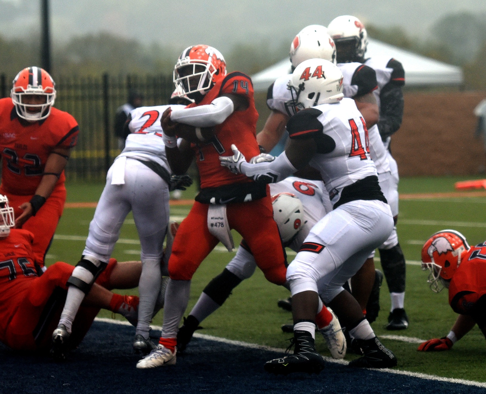 Defensively dominant Eagles pound Pioneers 27-7