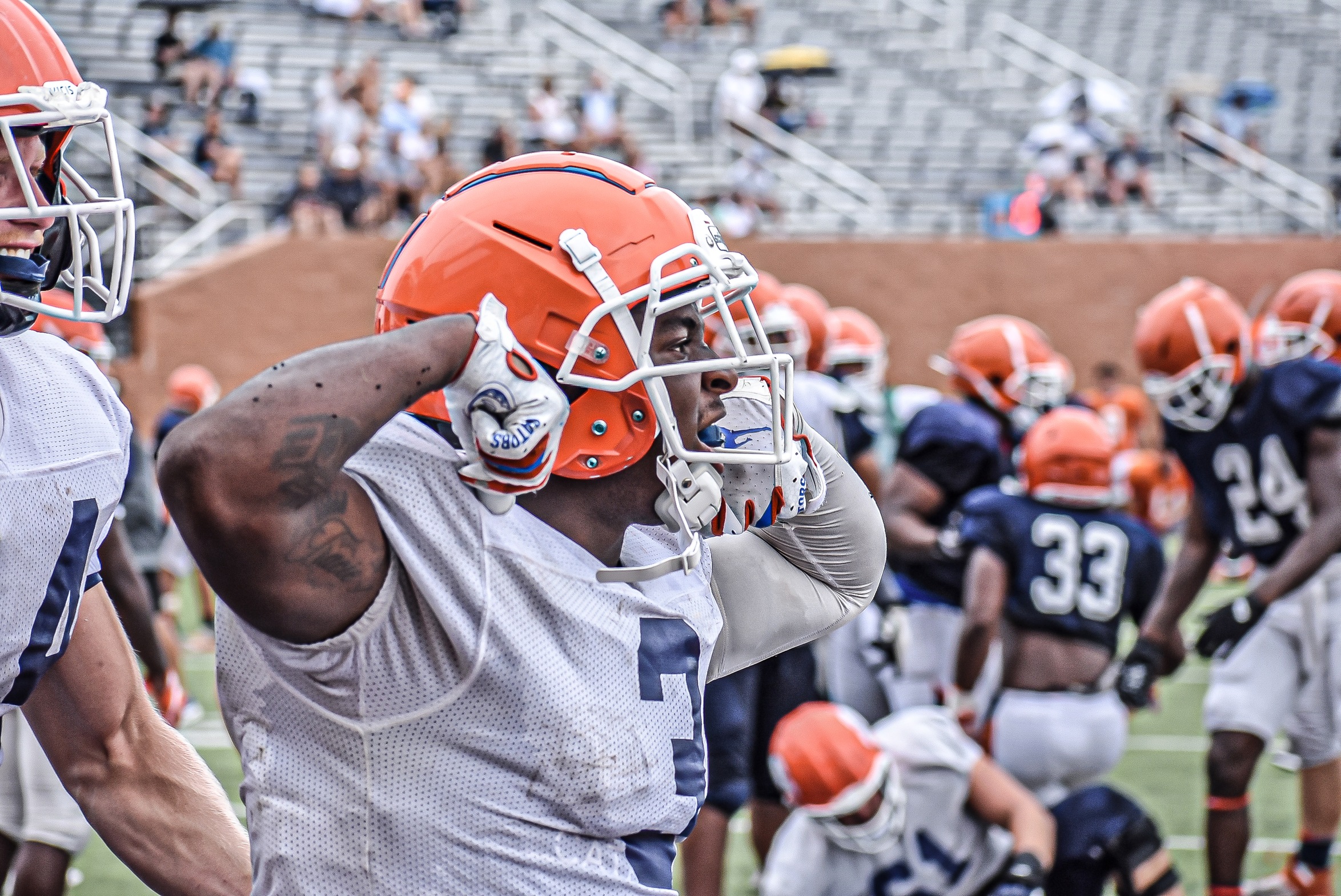 Defense shines early, offense finds footing late in media day scrimmage