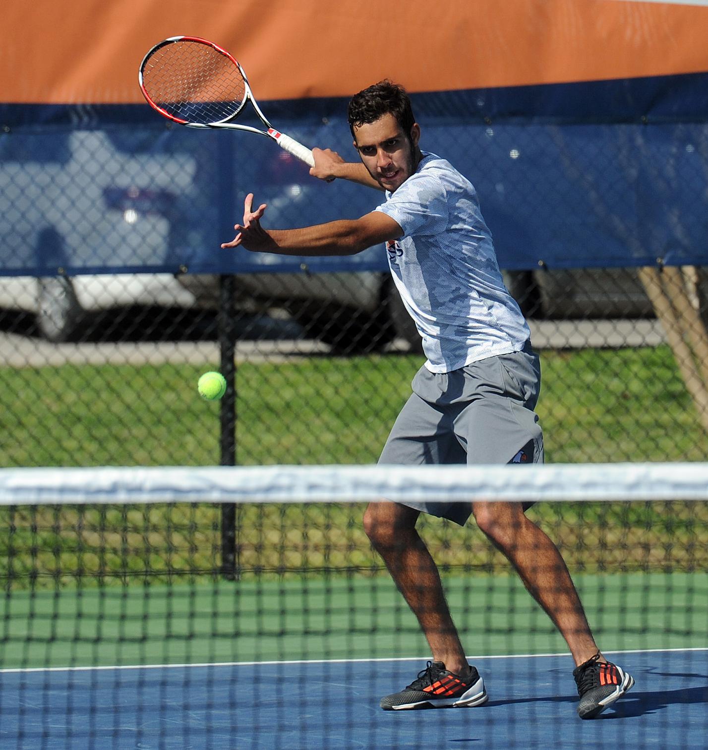 Eagles win convincingly, take down Crusaders 7-2