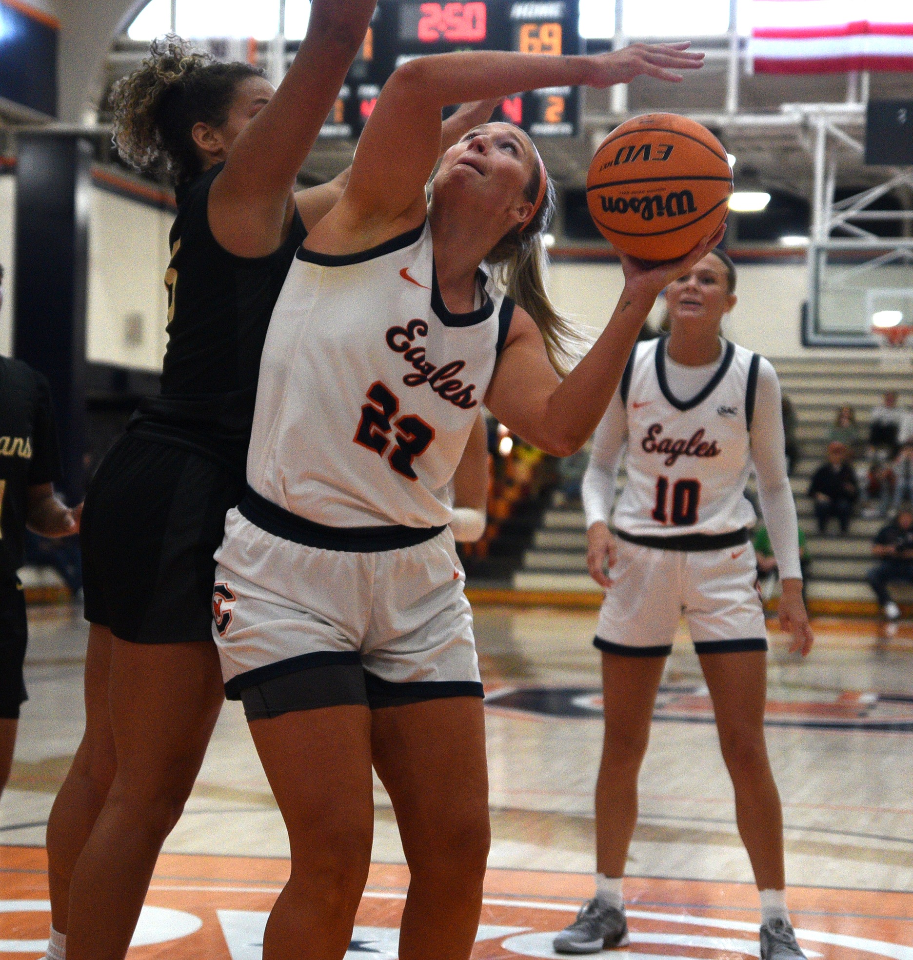 Taylor&rsquo;s career-high 38 paces C-N past Mars Hill