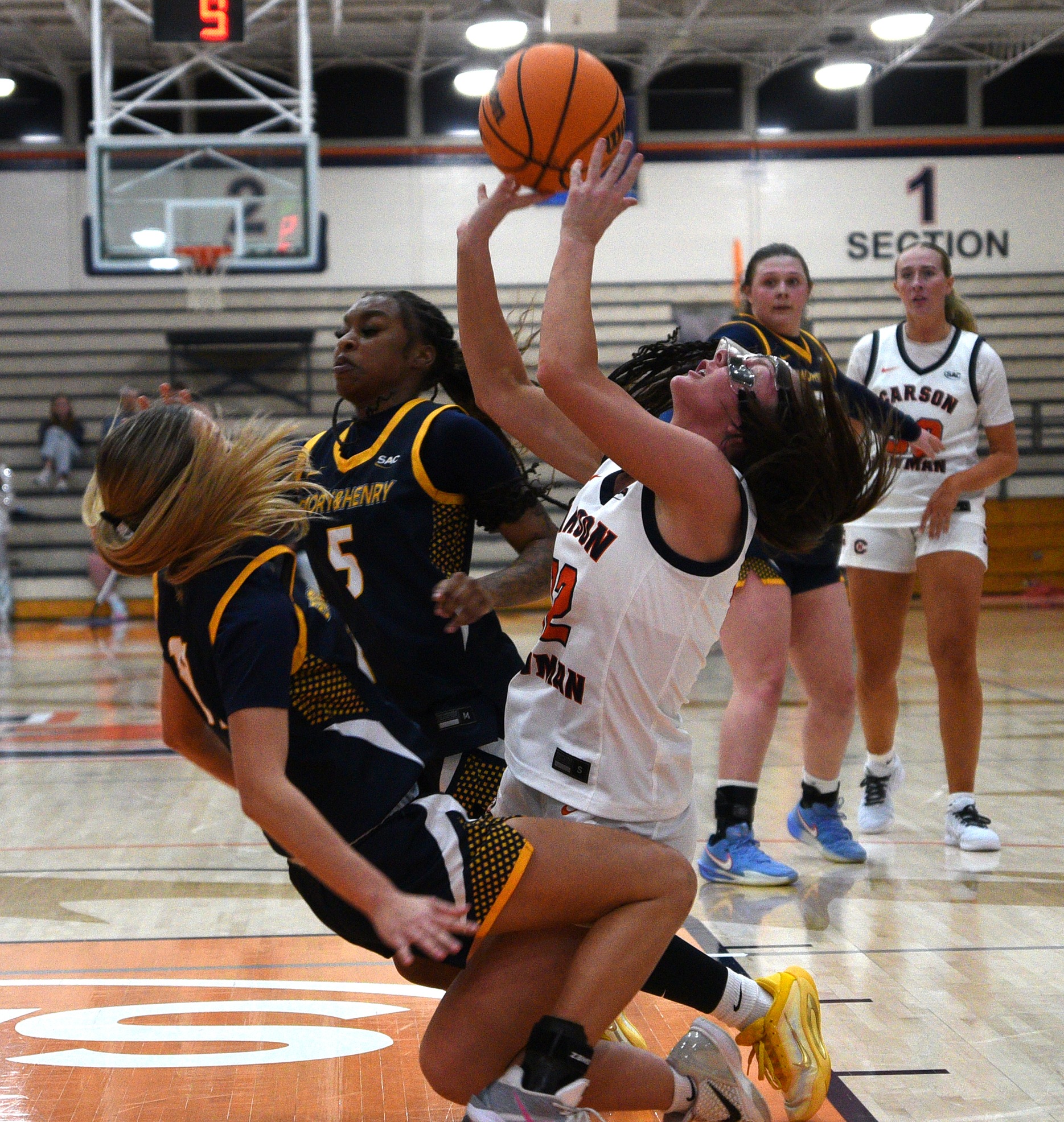 Hill drops 30, Lady Eagles soar past E&H