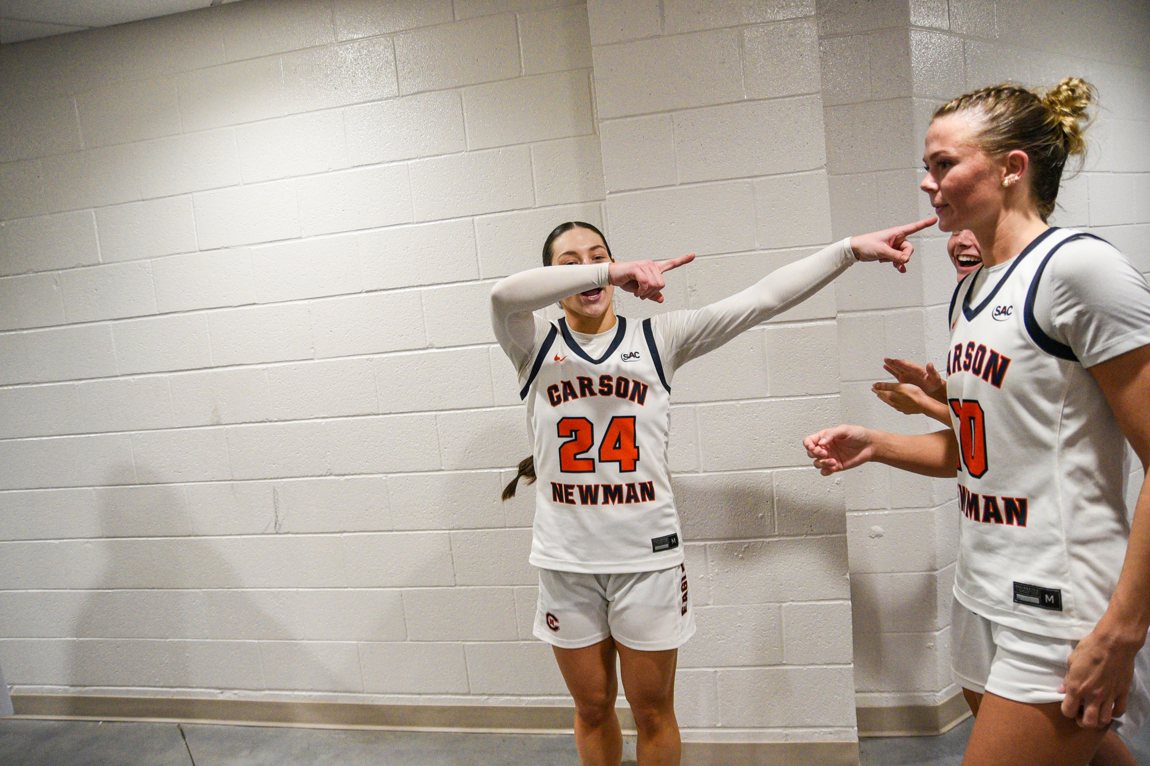 Nuckolls&rsquo; career day leads to 73-67 semifinal win over Anderson