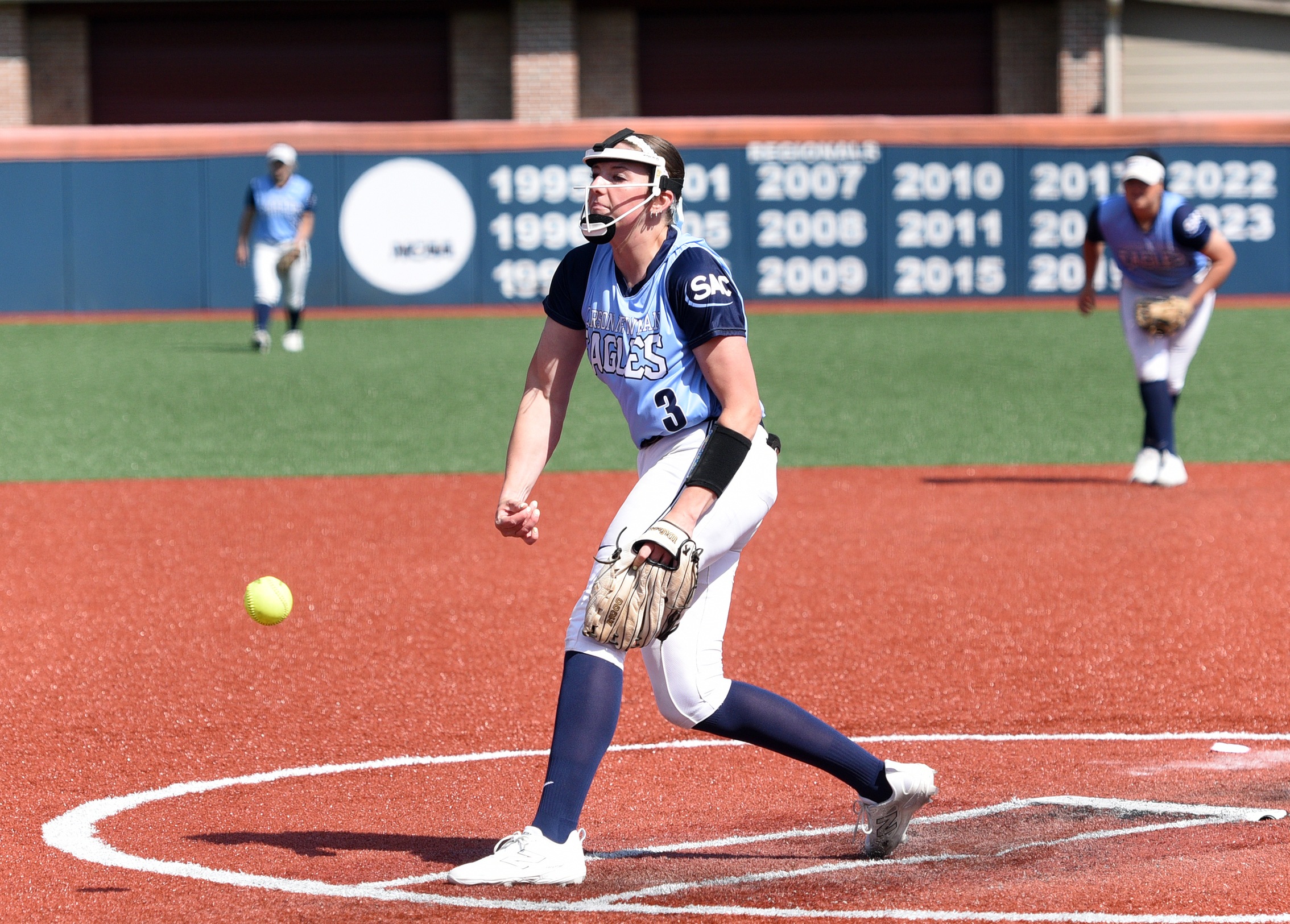 Eagles split first day with run-rule of Erskine, drop first of the season against USC Beaufort