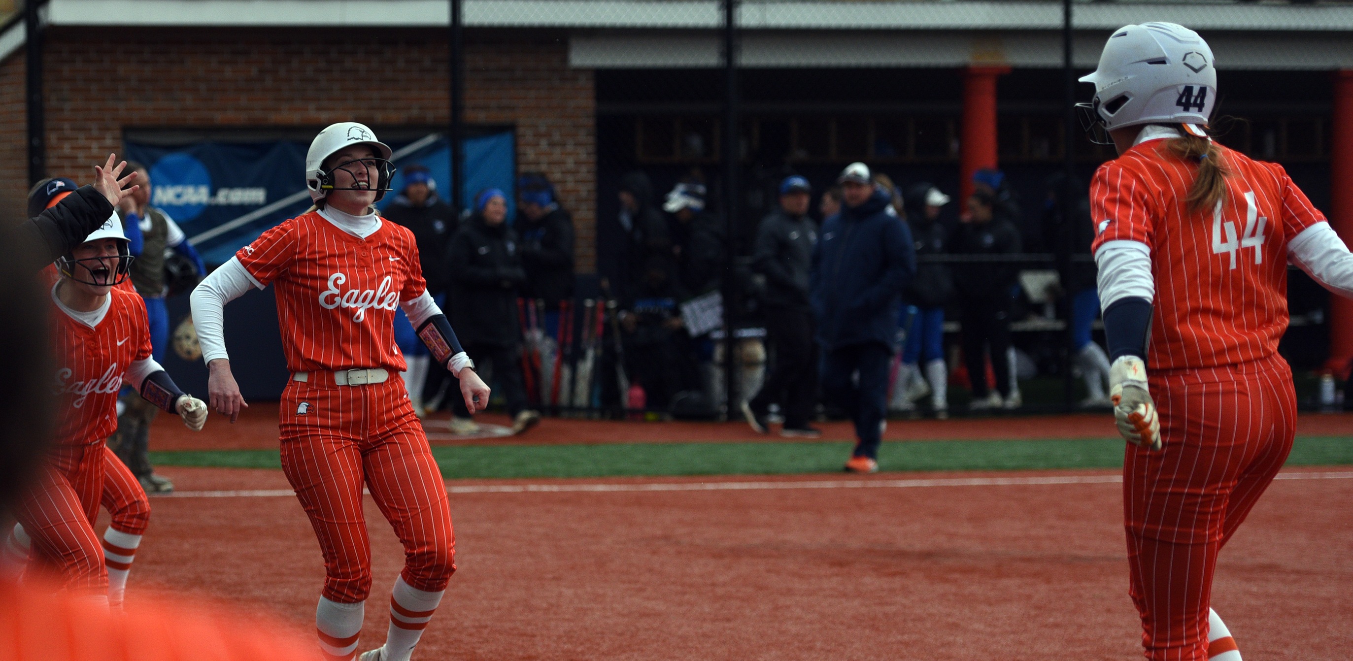 Saunders walk-off lifts the Eagles past Barton for their eighth consecutive win