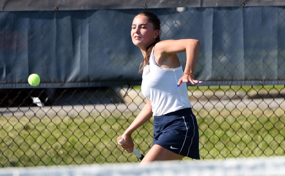 Eagles head to Knoxville to wrap up fall season